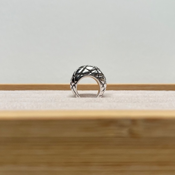 E003 | .925 Sterling Silver Quilted Chunky Hoops - Picture 5 of 5